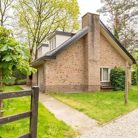 Grote Vakantiewoning 190m2! Op Ruim- En Groen Perceel 펜션 오털로