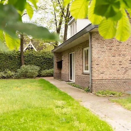 펜션 Grote Vakantiewoning 190m2! Op Ruim- En Groen Perceel *